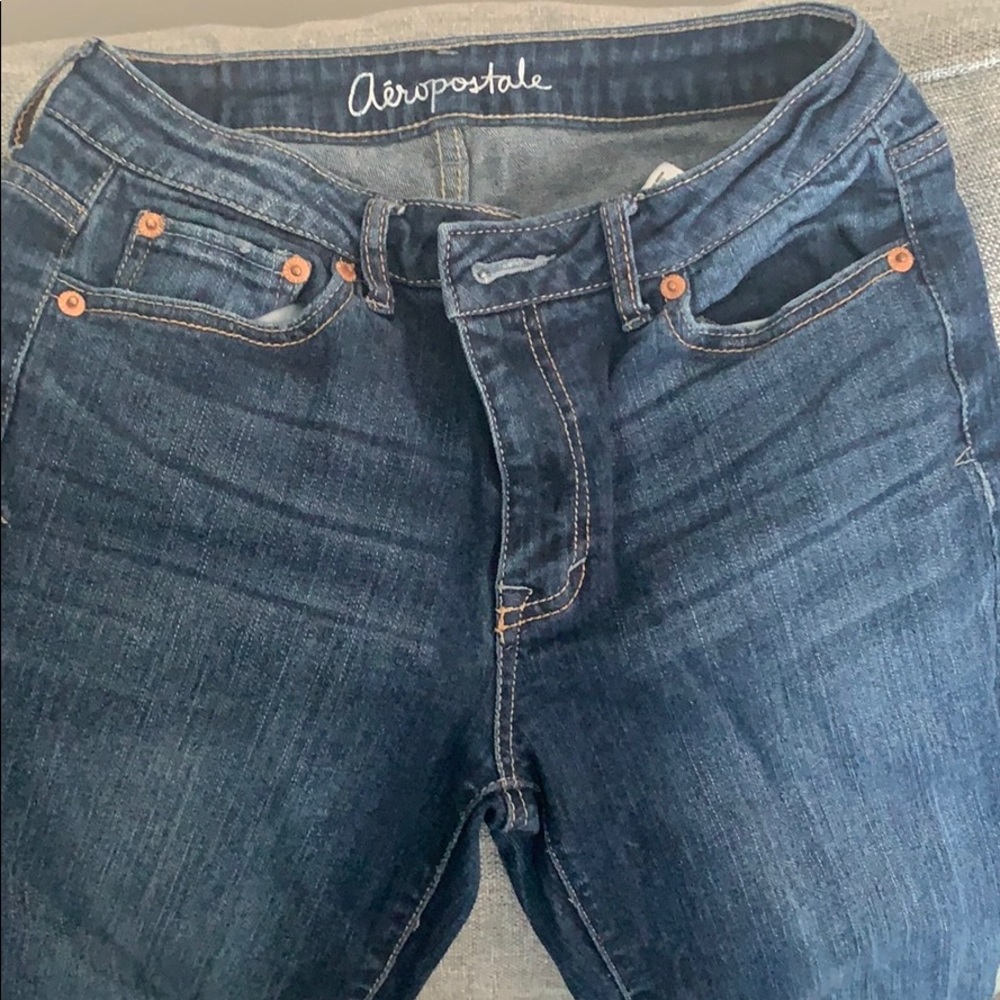 Aeropostale Size 2, mid rise skinny jeans.